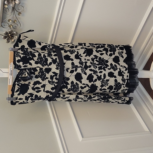 RW Co dress 10 - Picture 2 of 3